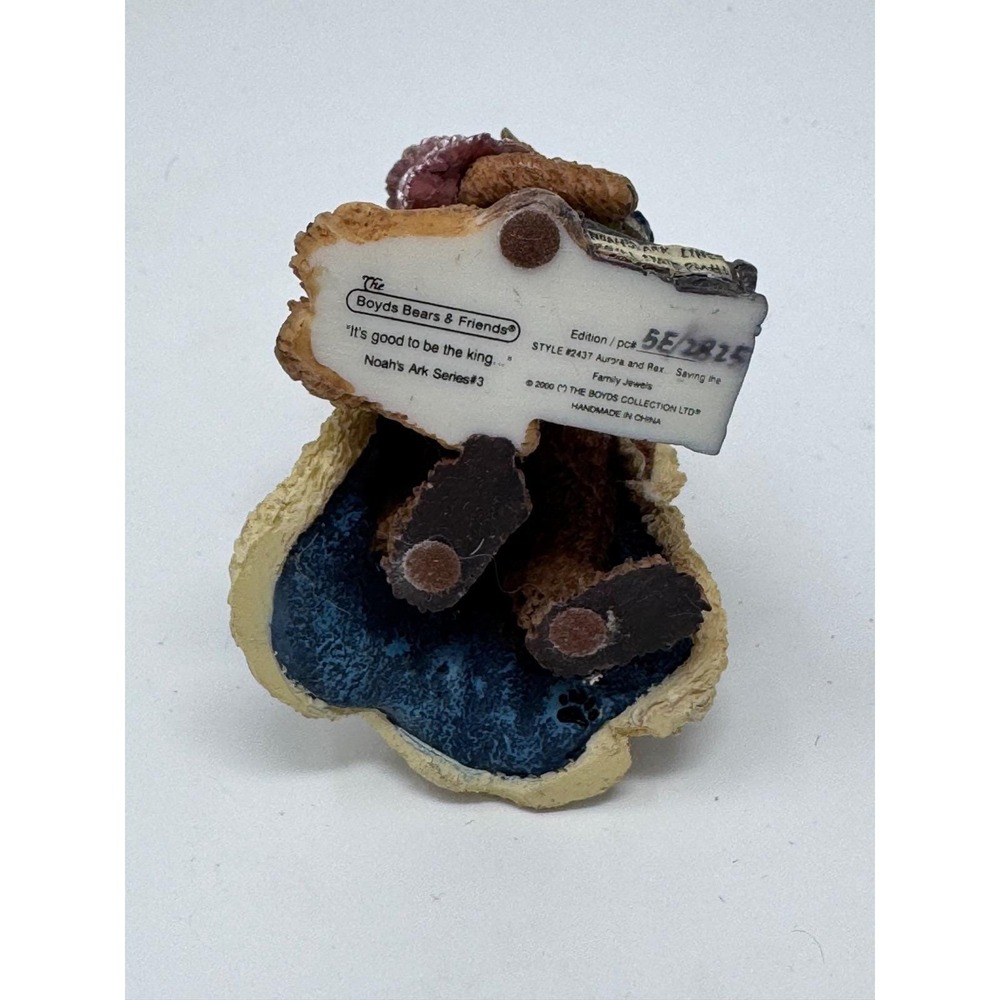 Boyds Bears – "Aurora and Rex...Saving the Family Jewels" – Resin Lion Figurine - Picture 11 of 13